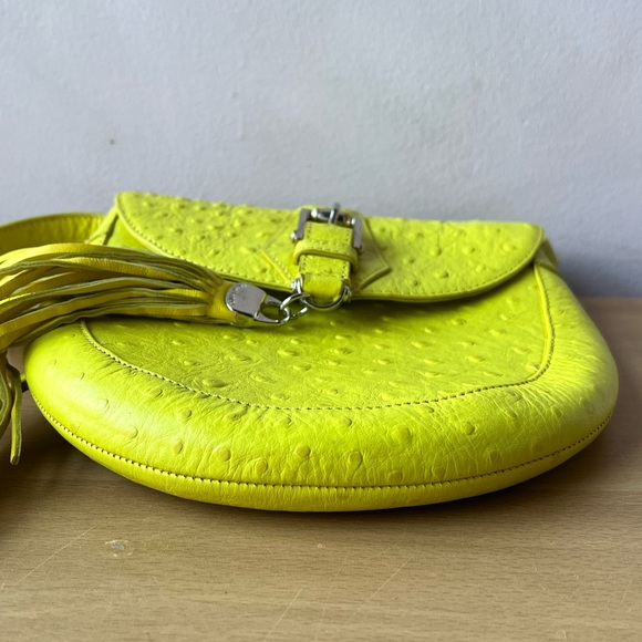 VINTAGE HENRI BENDEL LEMONY YELLOW OSTRICH LEATHER CROSSBODY TASSLE BAG RARE - Picture 12 of 16